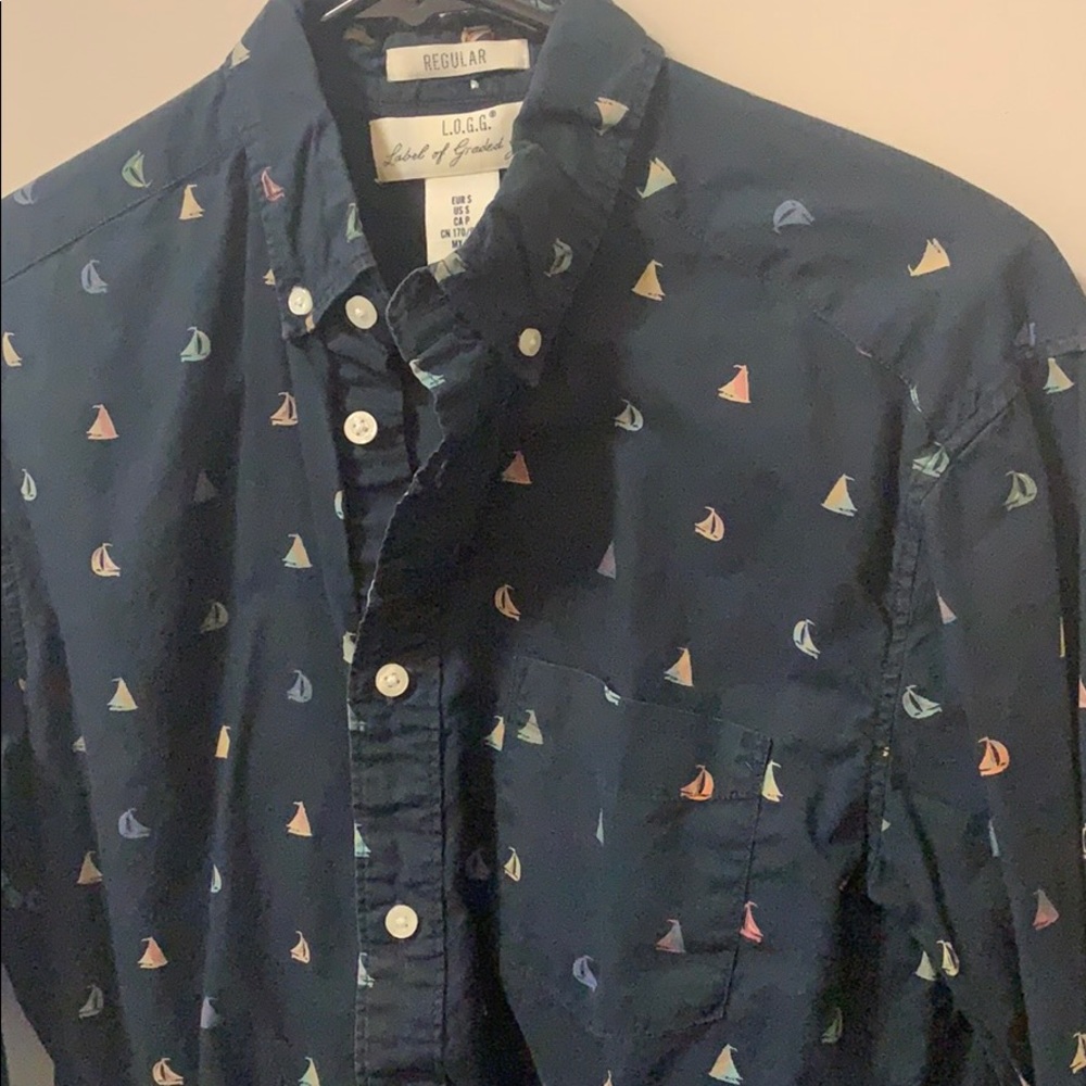 H&M men’s long sleeve button up